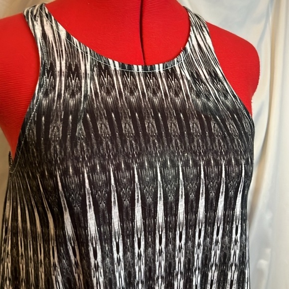 XS74 H&M sleeveless zip up blouse - Picture 2 of 10